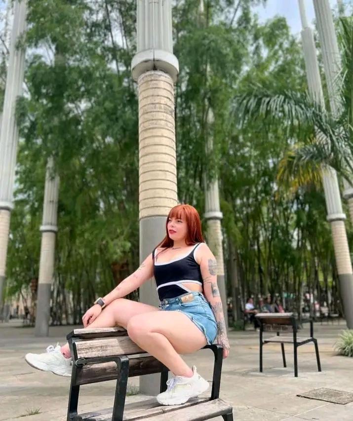 632581212: Chica busca chico en Gerona