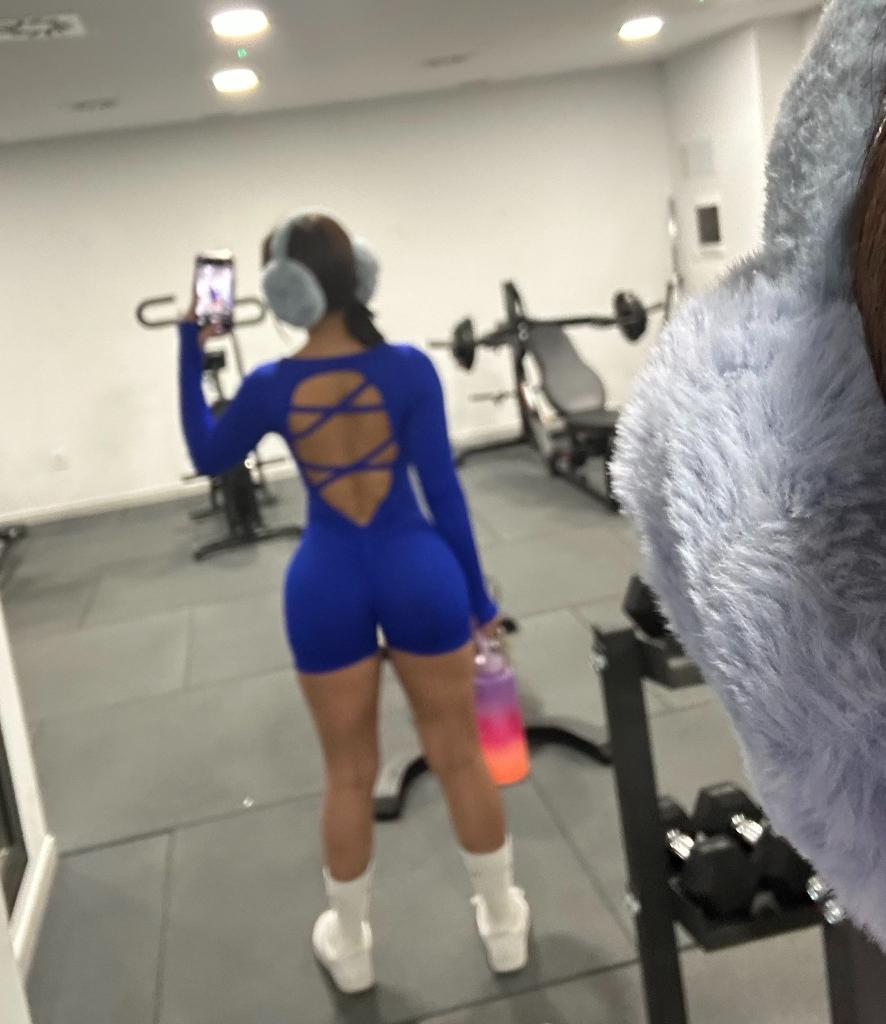 643075551: Chica busca chico en Ibiza