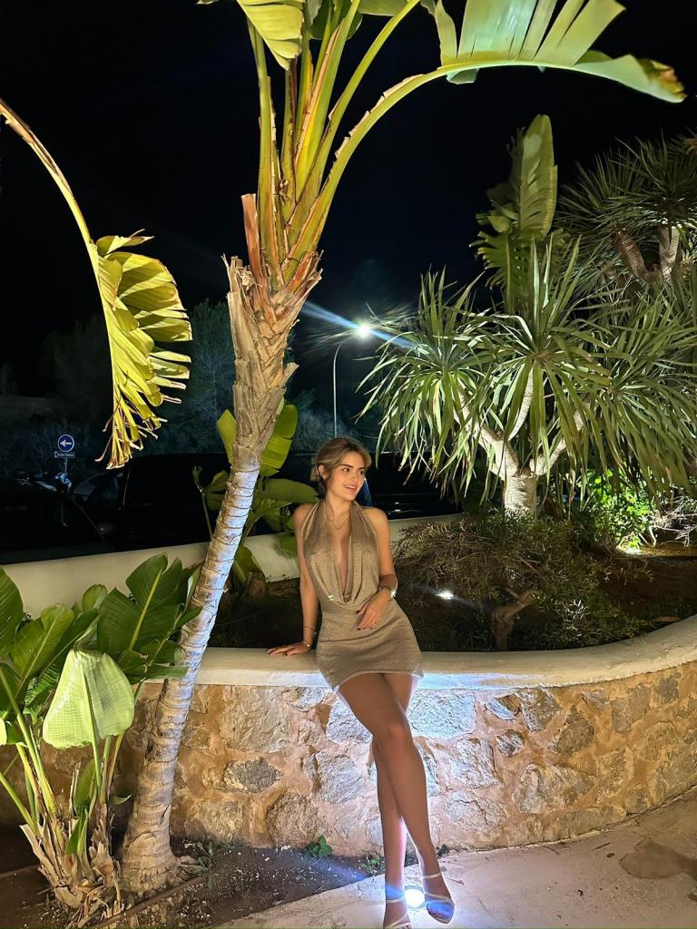 643075551: Chica busca chico en Ibiza