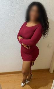 631079871: Chica busca chico en Sevilla