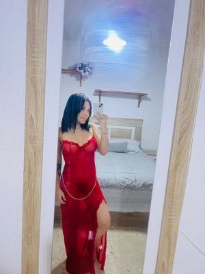 663438529: Chica busca chico en Sevilla