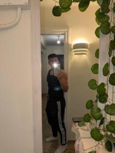 673938397: Chico busca chica en Barcelona