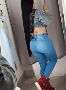 666845159: Chica busca chico en Navarra
