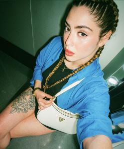 607479662: Chica busca chico en Barcelona