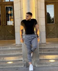 627048822: Chico busca chica en Barcelona