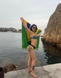 674668837: Chica busca chico en Gerona
