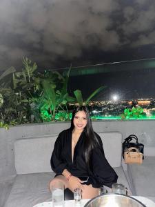 643075551: Chica busca chico en Ibiza