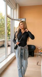 643075551: Chica busca chico en Ibiza