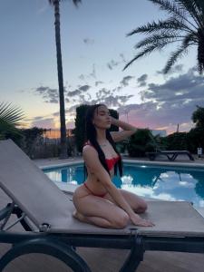 613589098: Chica busca chico en Madrid