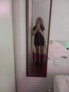 697317494: Chica busca chico en Madrid