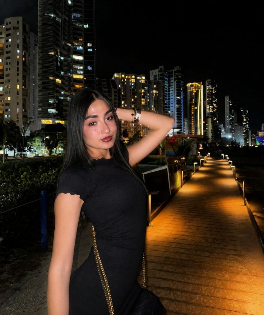 631903520: Chica busca chico en Cantabria