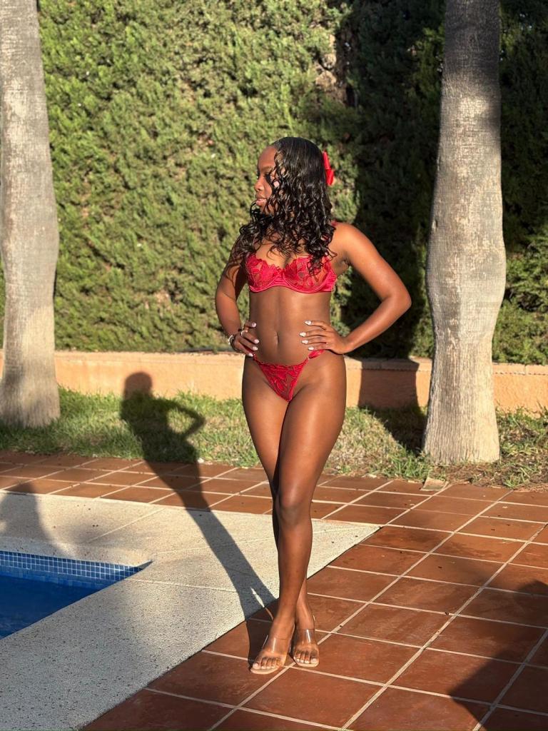 Chica busca chico en Almería: 
