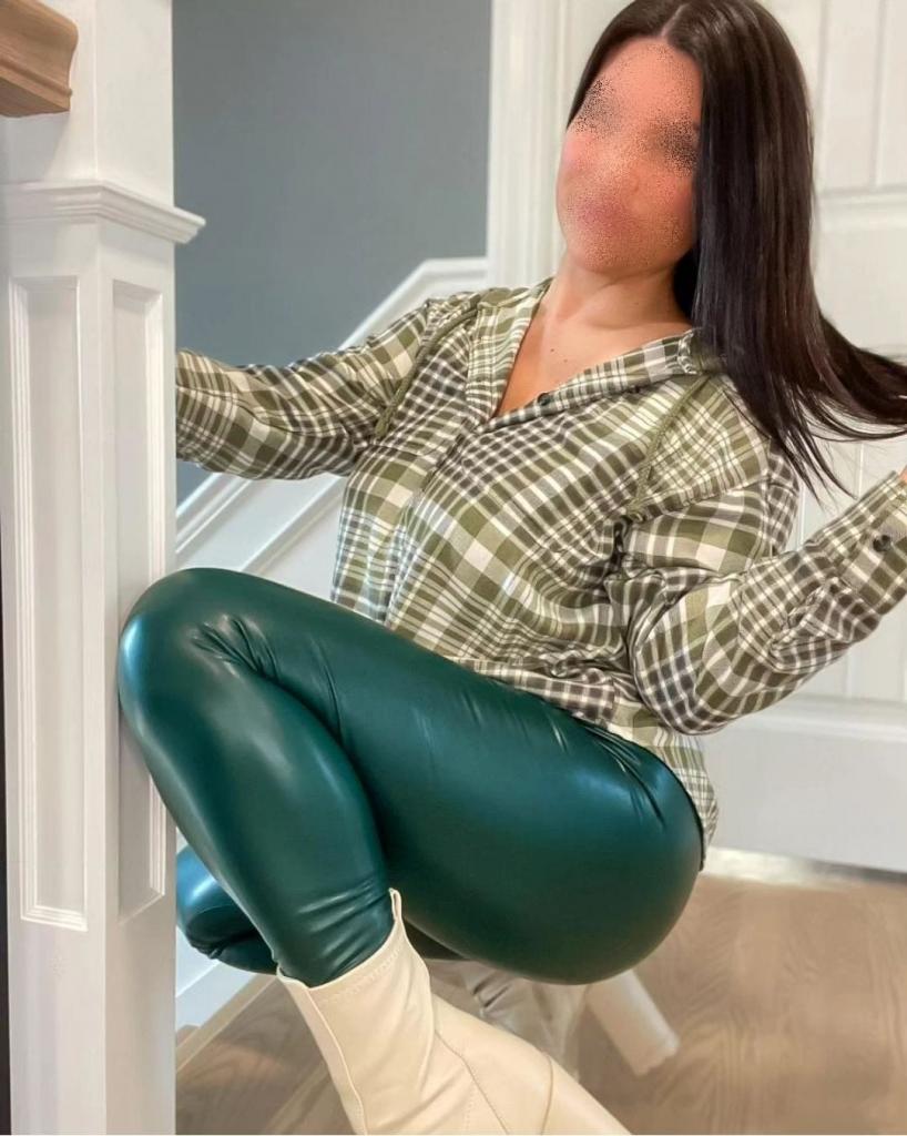 Chica busca chico en Sevilla: 