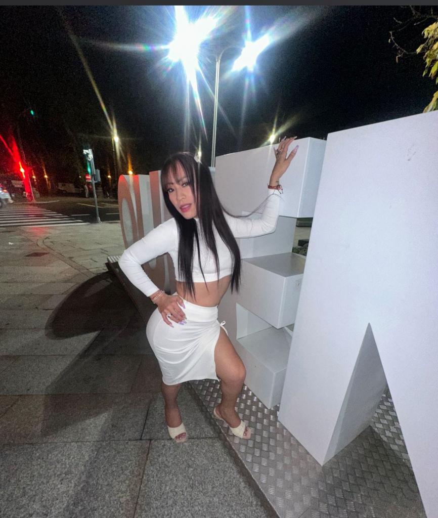 602452535: Travesti en León