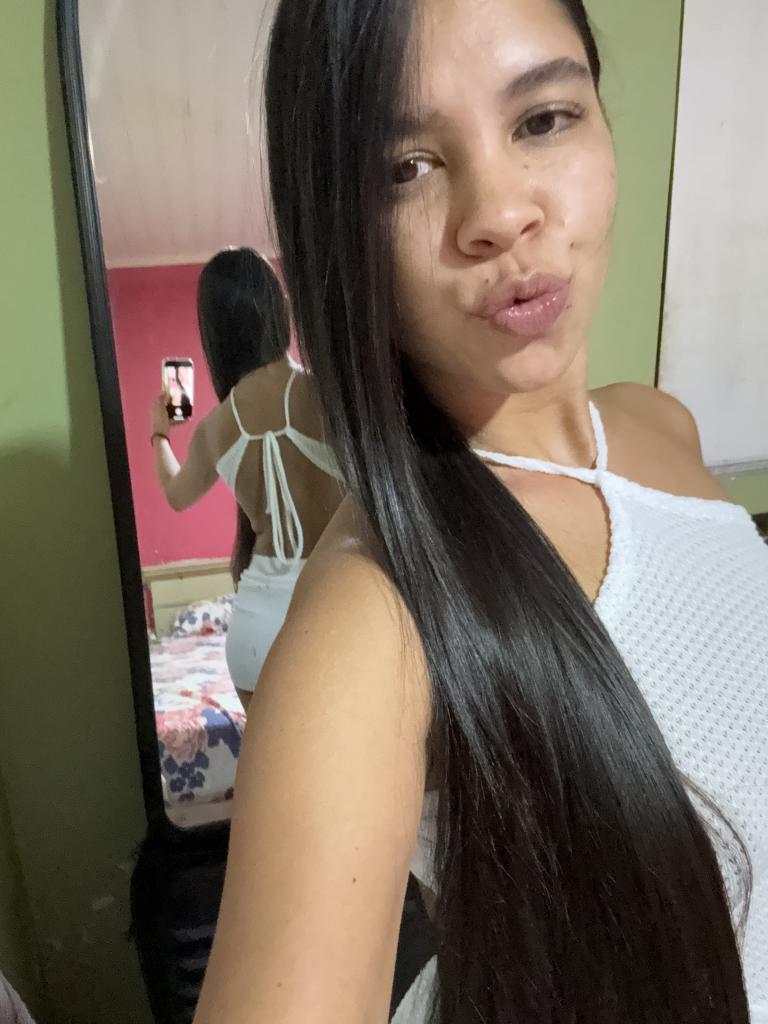666845159: Chica busca chico en Navarra
