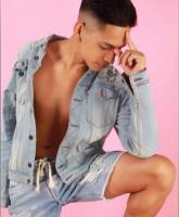 647731341: Chico busca chica en Barcelona