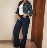 672993160: Chica busca chico en Gerona