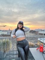 663468240: Chica busca chico en Sevilla