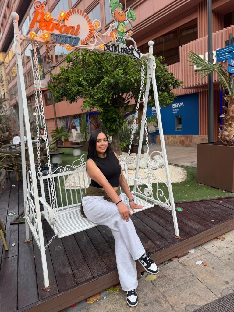 Chica busca chico en Formentera: 