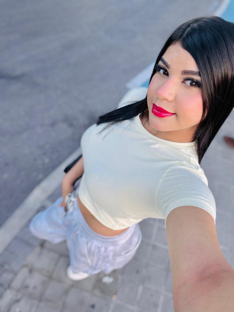 Chica busca chico en Ibiza: 