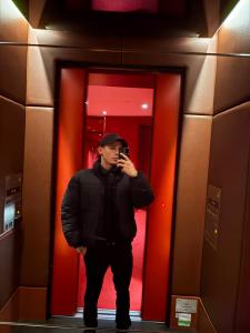 641454323: Chico busca chica en Barcelona