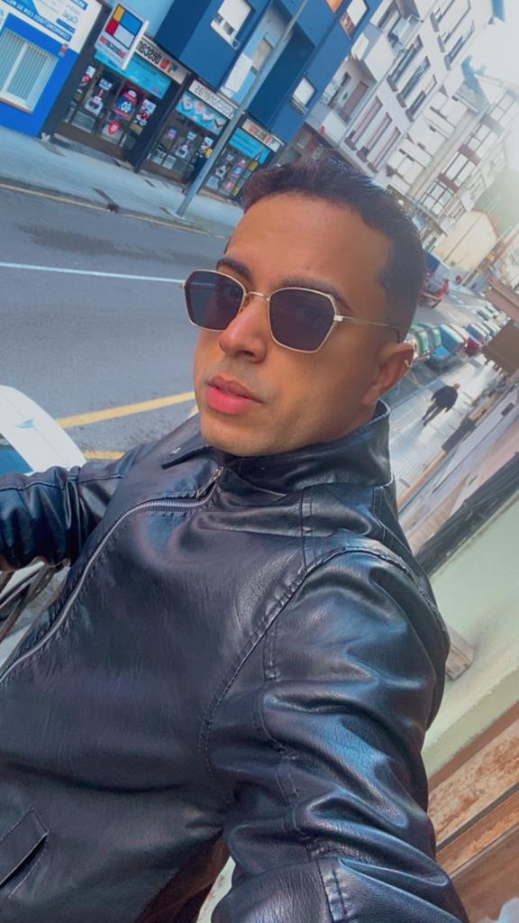 Chico busca chica en Asturias: 