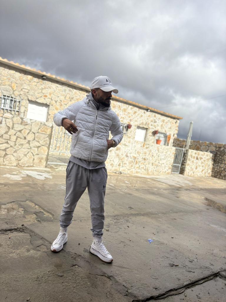 Chico busca chica en Cádiz: 