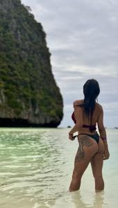Chica busca chico en Ibiza: 