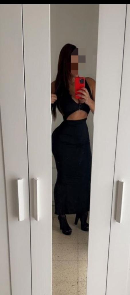 667826722: Chica busca chico en Sevilla