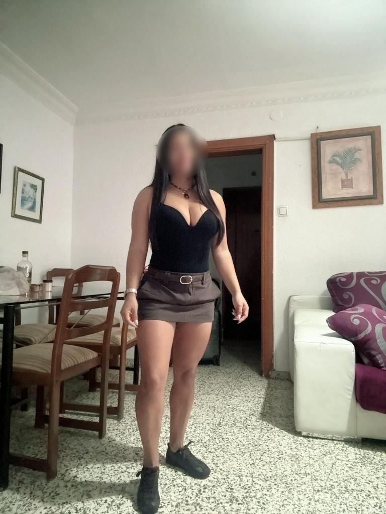 632057245: Chica busca chico en Málaga