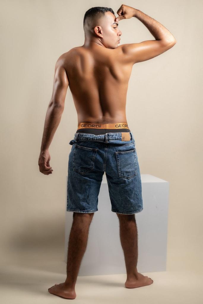 Chico busca chica en Las Palmas: 