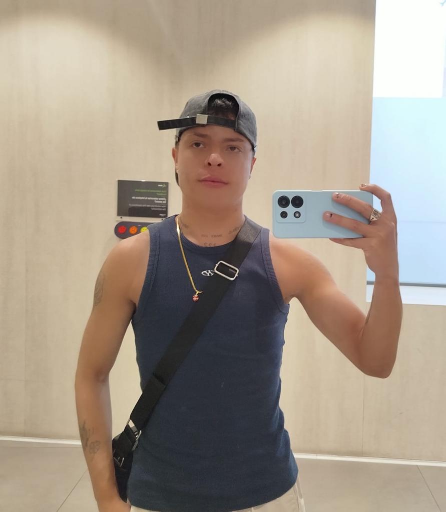 643314821: Chico busca chica en Ibiza