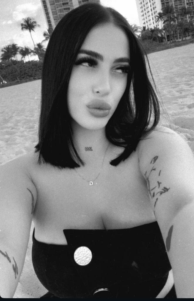 Chica busca chico en Almería: 