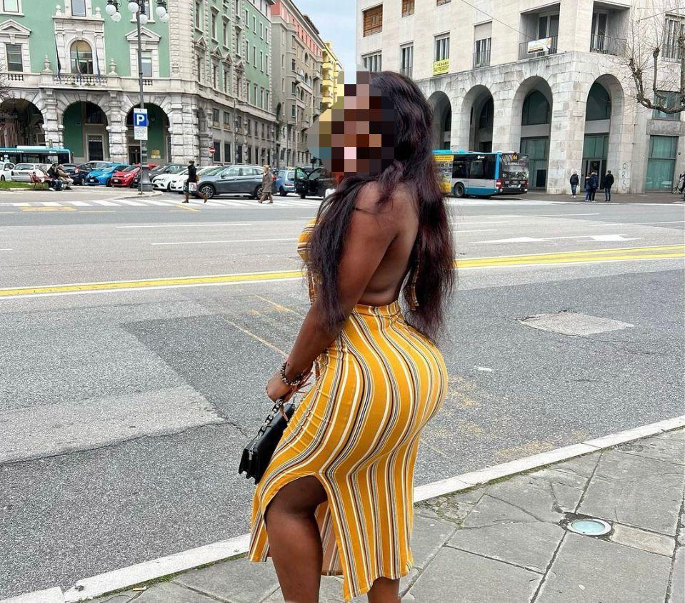 663281863: Chica busca chico en Guipúzcoa