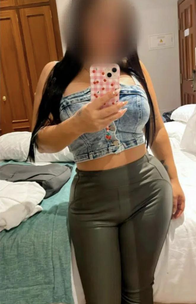 Chica busca chico en Tenerife: 