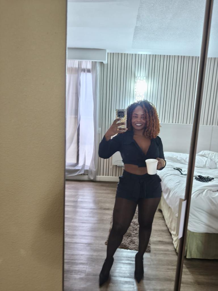 613694952: Chica busca chico en Barcelona