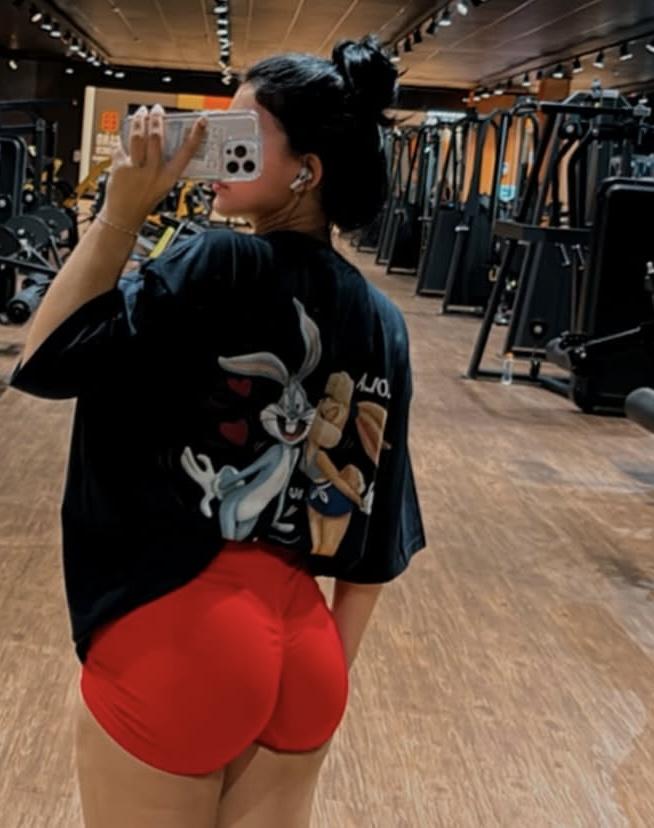 Chica busca chico en Alicante: Chica busca chico