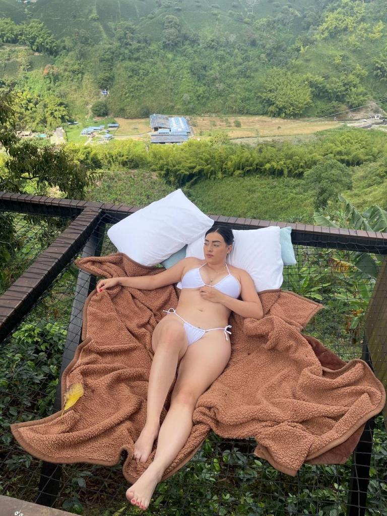 Chica busca chico en Málaga: Chica busca chico