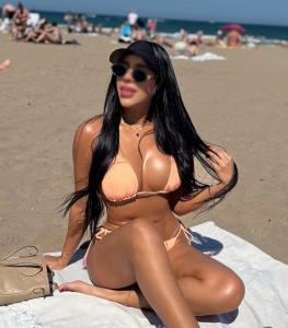 654763718: Chica busca chico en Murcia