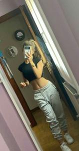 663988007: Chica busca chico en Málaga