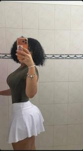 663847997: Chica busca chico en Málaga