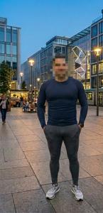 631406810: Chico busca chica en La Coruña