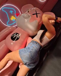 631017641: Chica busca chico en Sevilla