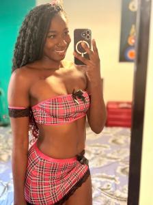 687799033: Chica busca chico en Salamanca