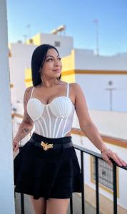 677490145: Chica busca chico en Sevilla