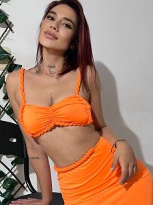631365349: Chica busca chico en Ibiza