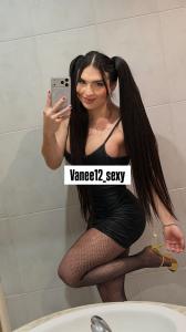 670758043: Transexual en Barcelona
