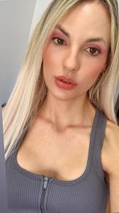 632364345: Chica busca chico en Barcelona