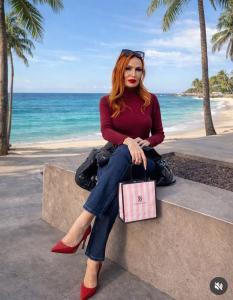 640351239: Chica busca chico en Sevilla