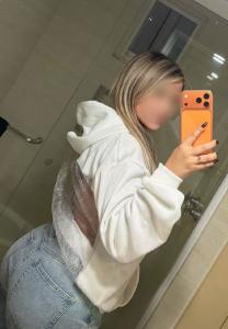 647936333: Chica busca chico en Navarra